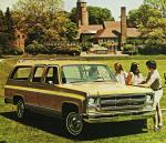 GMC Suburban 1975 года